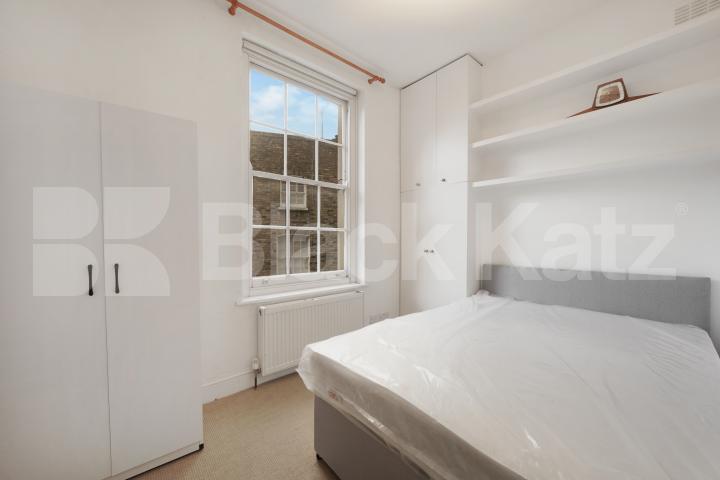 Located in one of WC1X prime garden squares close to Bloomsbury Granville Square, Kings Cross / Clerkenwell 